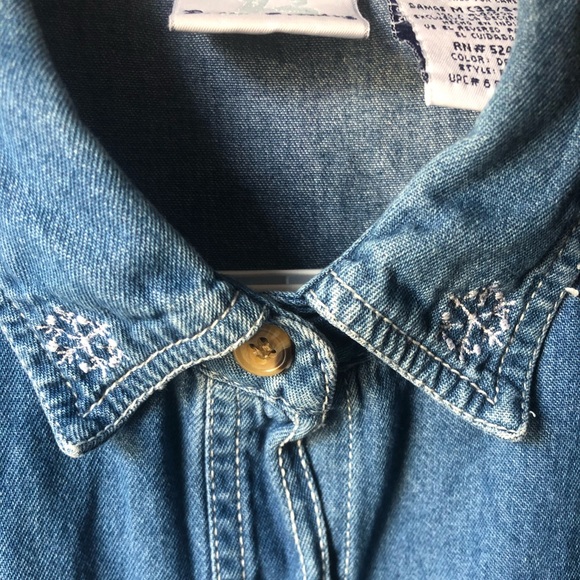 Vintage Bobbie Brooks Demin Christmas Button Down - Picture 3 of 6